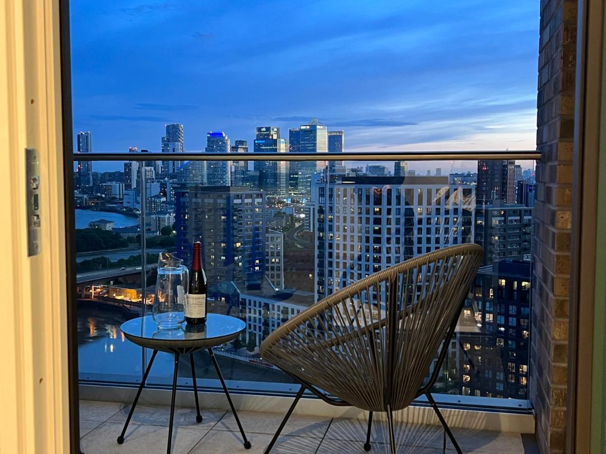 Luxury Penthouse With Stunning Views Near Canary Wharf London Exterior photo